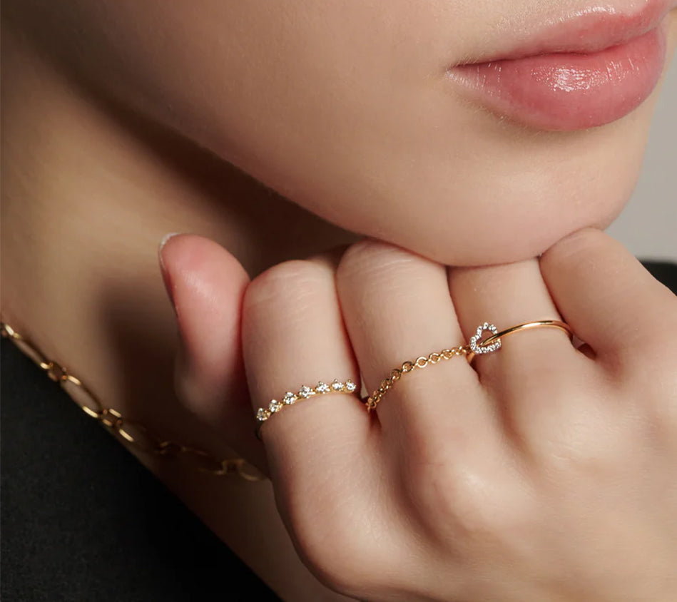 BRT-RING WHITE LONG SOLITAIRE YELLOW Serial n. AAB34571 Gold Net Weight 0,9 g