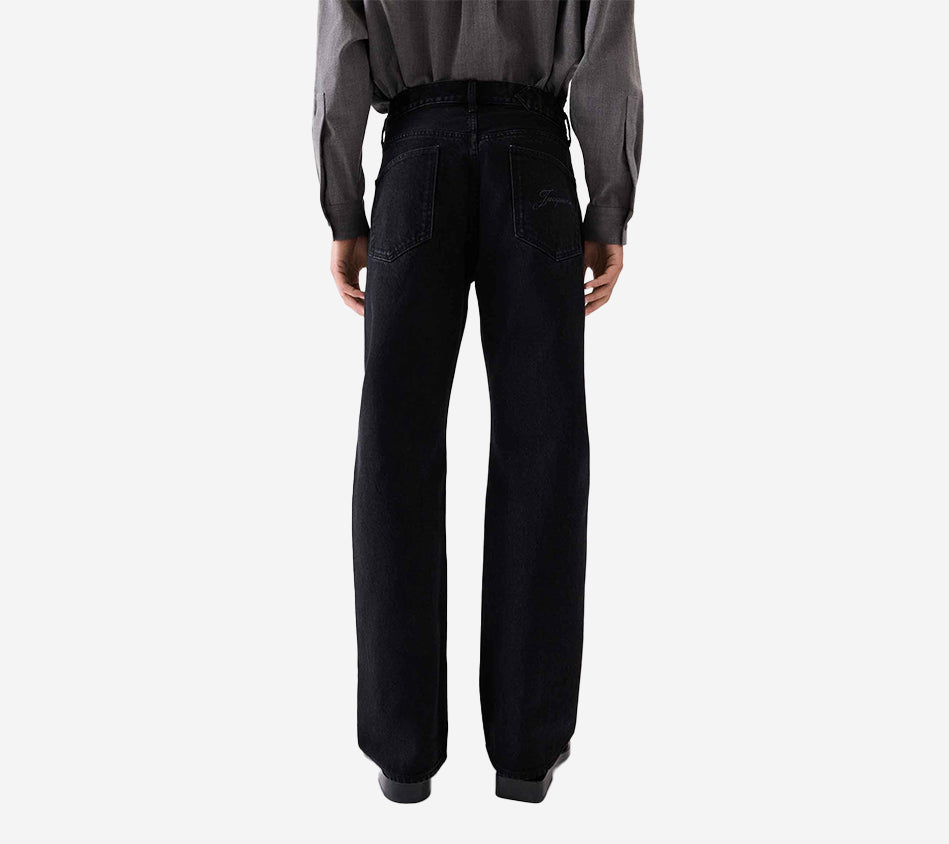 JQM-LE DE-NIMES DROIT