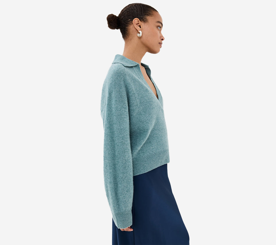 LES-SWEATER WITH OPEN COLLAR